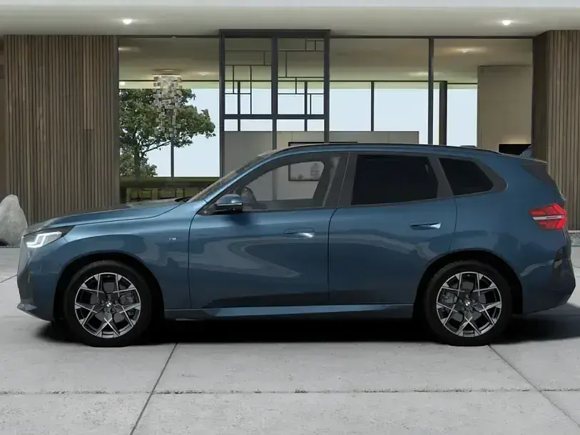 Gebraucht BMW X3 Comfort Edition 197 PS (144 kW) 2025 Arctic race blue (blau) SUV