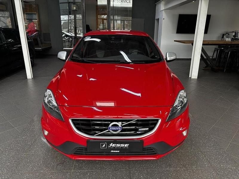 Gebraucht Volvo V40 R-Design 190 PS (139 kW) 2014 Rot Limousine