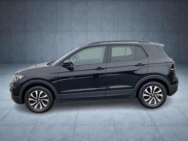 Gebraucht VW T-Cross Active 110 PS (80 kW) 2021 Deep black perleffekt (metallic) SUV