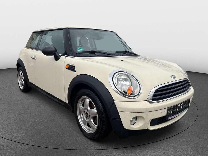 Pepper white Gebraucht 2009 Mini ONE Kleinwagen | 4.990 € (Teuer) - Bild 1/4