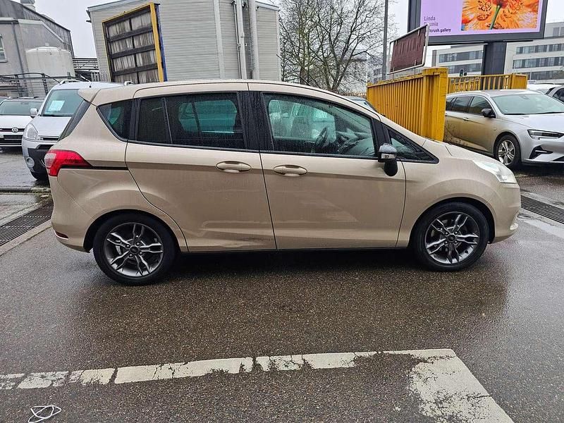 Używany Ford B-MAX Colourline 101 KM (74 kW) 2017 Beżowy Minivan