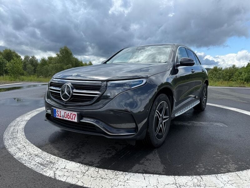 Grün Gebraucht 2021 Mercedes EQC400 AMG SUV | 29.970 € (Guter Preis) - Bild 1/4