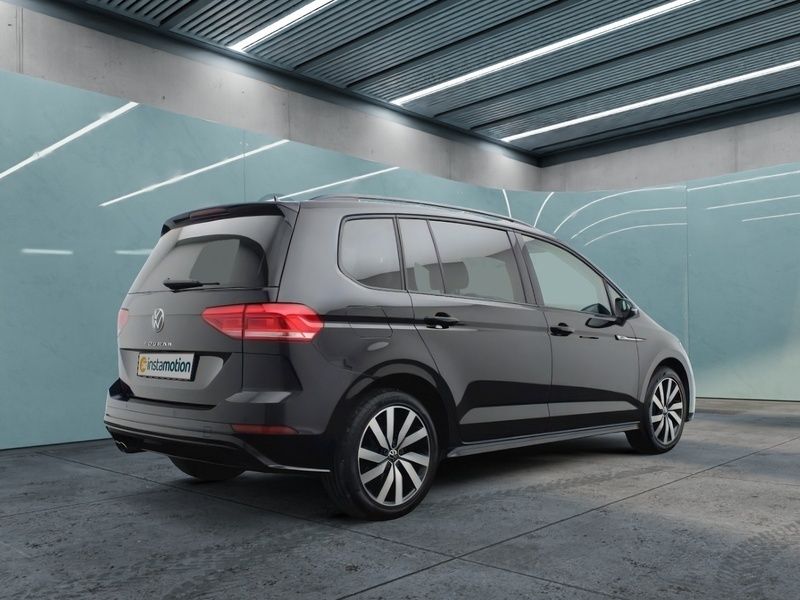 Gebraucht VW Touran Highline 150 PS (110 kW) 2024 Schwarz Van / Kleinbus