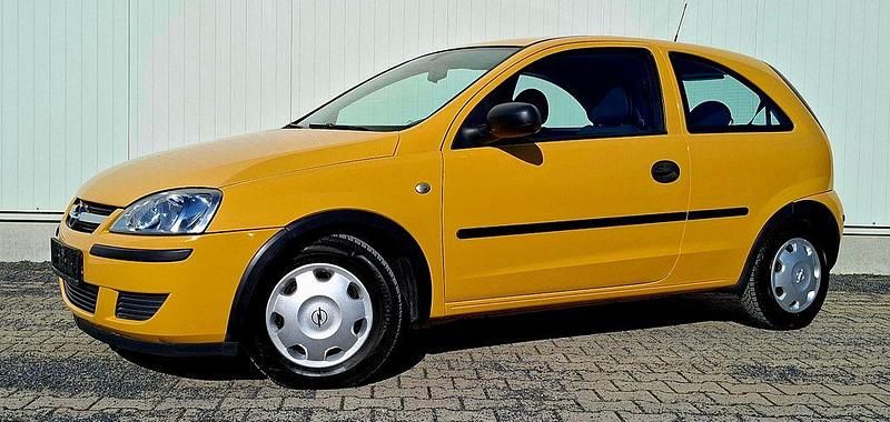 Second-hand Opel Corsa 60 CP (44 kW) 2006 Galben Hatchback