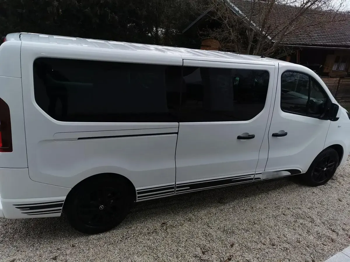 Gebraucht Opel Vivaro 145 PS (106 kW) 2017 Weiß Van / Kleinbus