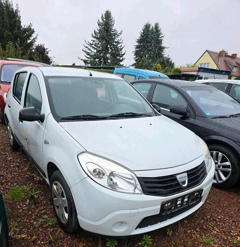 Gebraucht Dacia Sandero 75 PS (55 kW) 2009 Weiß Kleinwagen