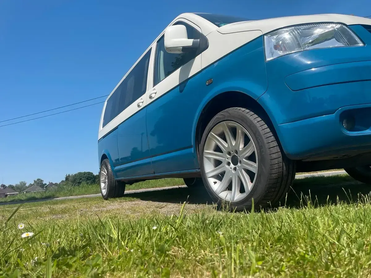 Gebraucht VW Multivan 131 PS (96 kW) 2009 Weiß Van / Kleinbus