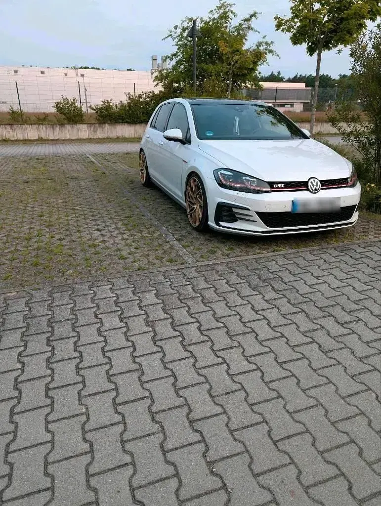 Gebraucht VW Golf VII Pro 230 PS (169 kW) 2017 Weiß Limousine