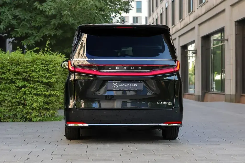 Neu Lexus LM350h Luxury Line 250 PS (183 kW) 2026 Schwarz Van / Kleinbus