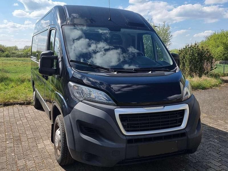 Schwarz Gebraucht 2018 Peugeot Boxer Van | 16.500 € (Fairer Preis) - Bild 1/4