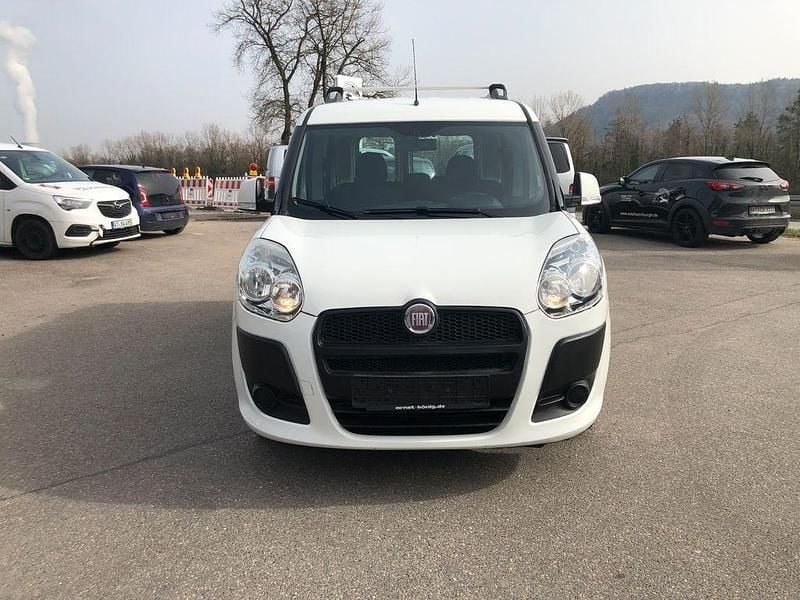 Gebraucht Fiat Doblò 95 PS (69 kW) 2013 Weiß Van / Kleinbus