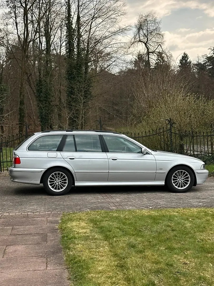 Second-hand BMW 530 193 CP (141 kW) 2003 Argintiu Break