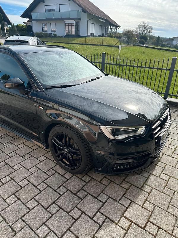 Gebraucht Audi A3 Sportback S-Line 125 PS (91 kW) 2016 Schwarz Kleinwagen