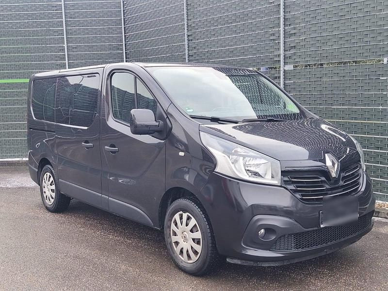 Gebraucht Renault Trafic Expression 125 PS (91 kW) 2016 Schwarz Van / Kleinbus
