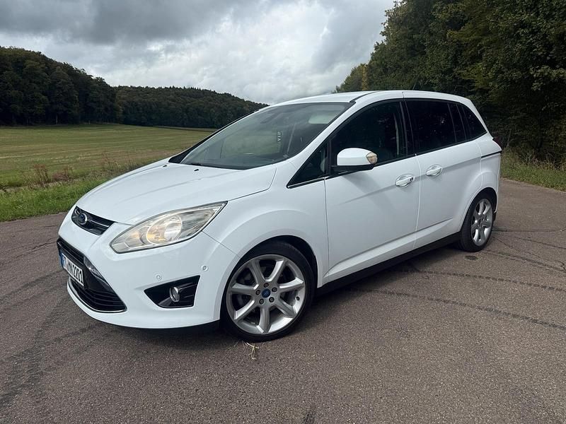 Weiß Gebraucht 2011 Ford Grand C-Max Van / Kleinbus | 5.899 € (Etwas zu teuer) - Bild 1/4