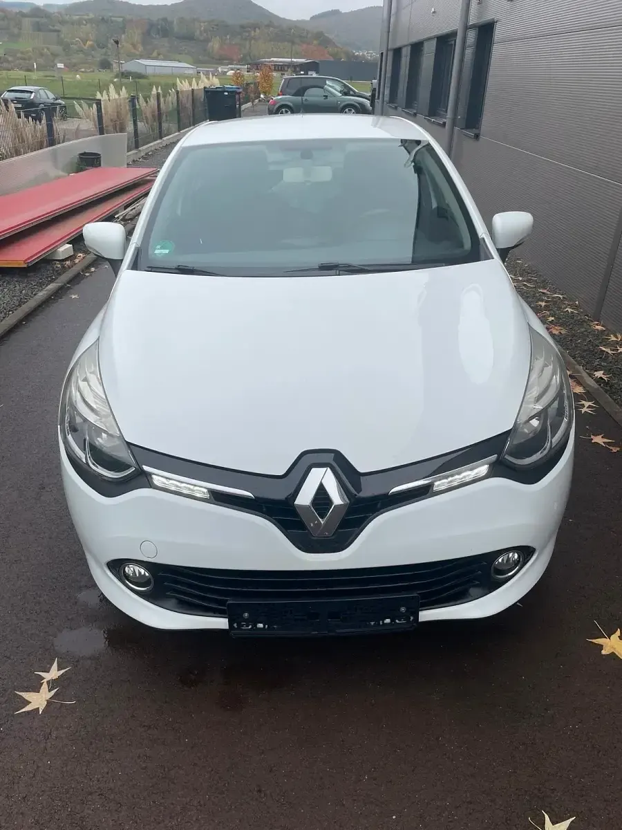 Gebraucht Renault Clio IV Dynamique 72 PS (52 kW) 2015 Weiß Kleinwagen