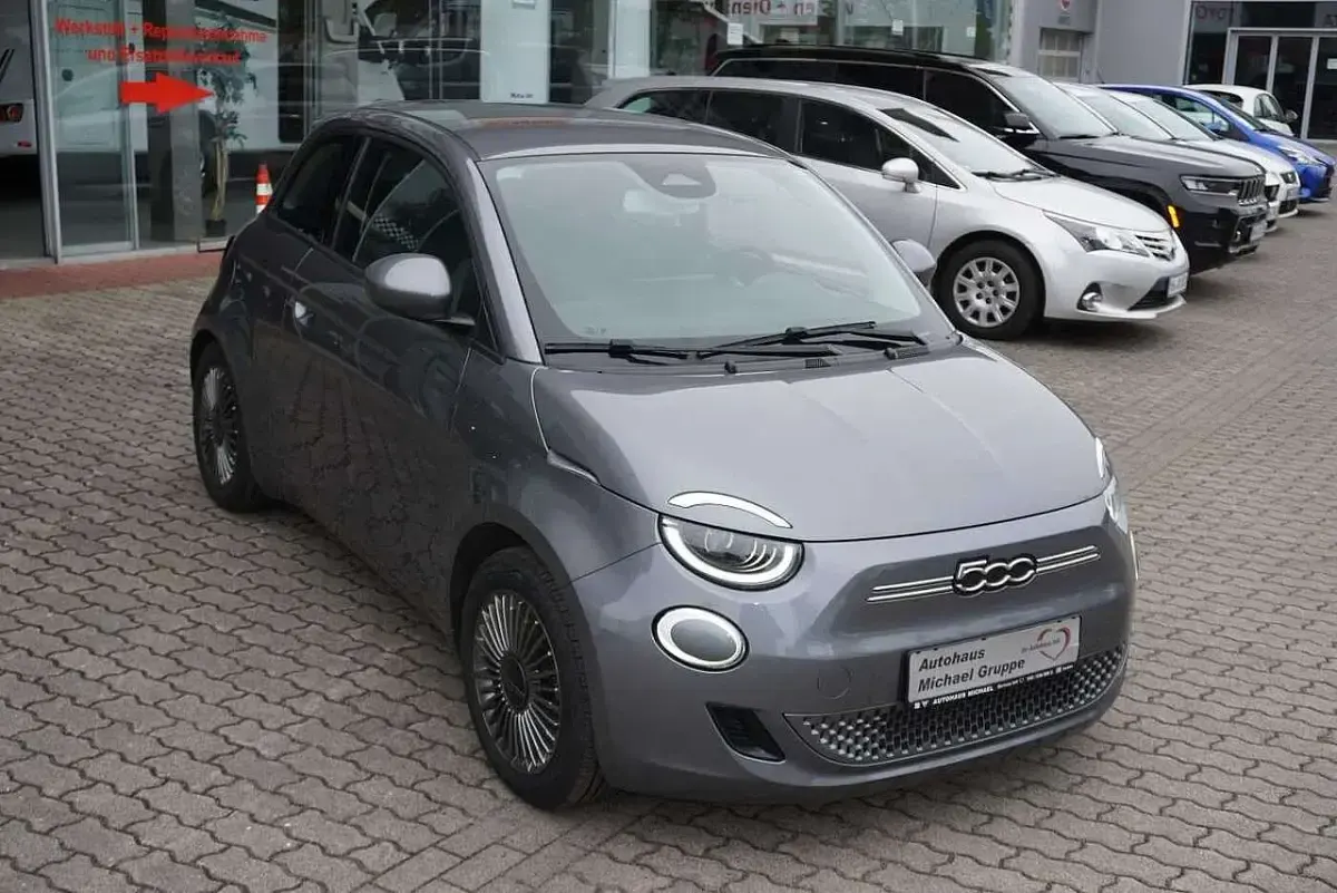 Gebraucht Fiat 500e Icon 86 kW (118 PS) 2022 Grau Limousine