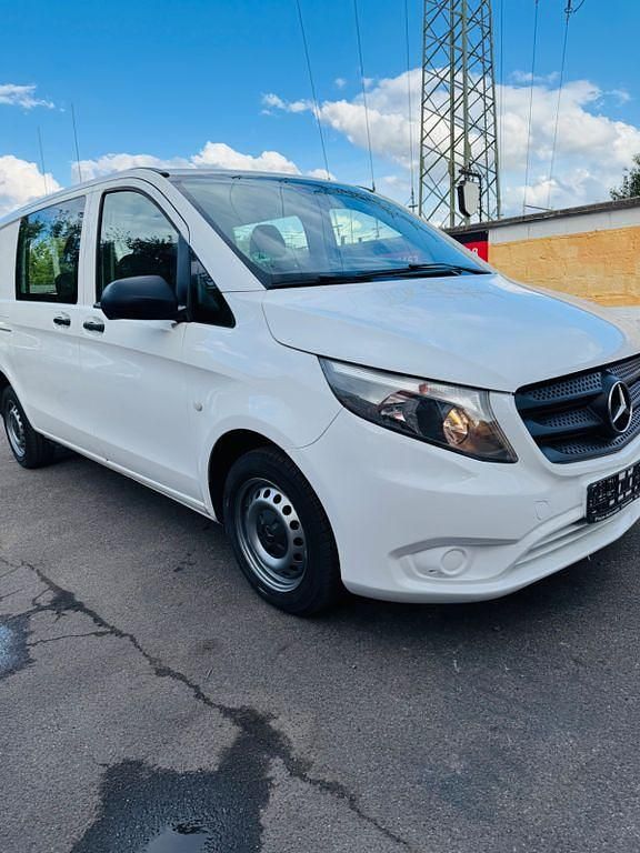 Weiß Gebraucht 2016 Mercedes Vito Van / Kleinbus | 10.400 € (Etwas zu teuer) - Bild 1/4