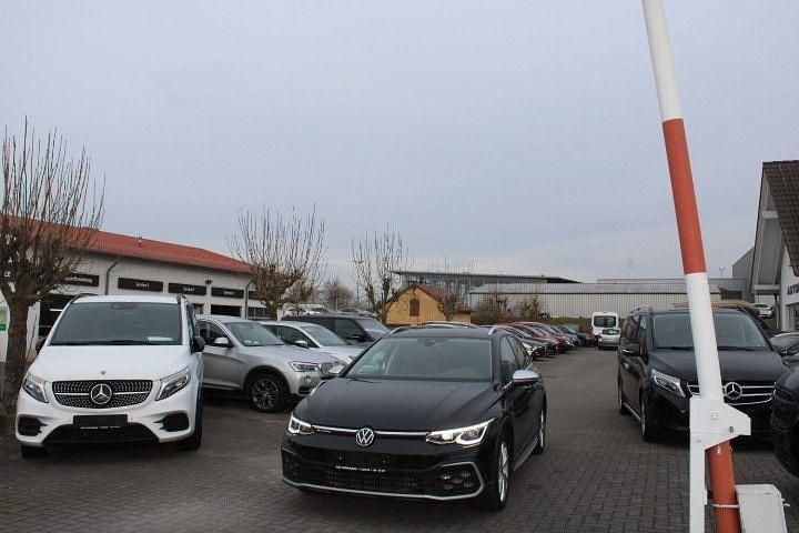 Gebraucht VW Golf Alltrack 200 PS (147 kW) 2023 Deep black perleffekt Kombi