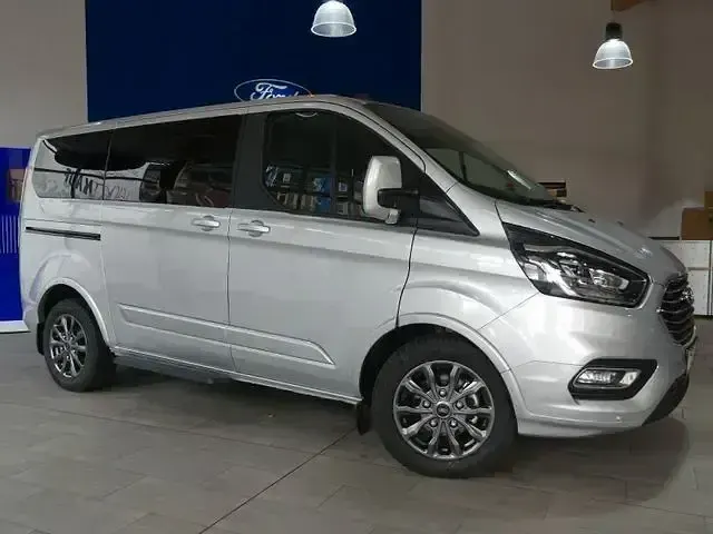 Gebraucht Ford Tourneo Custom 170 PS (125 kW) 2023 Moondustsilber metallic Van