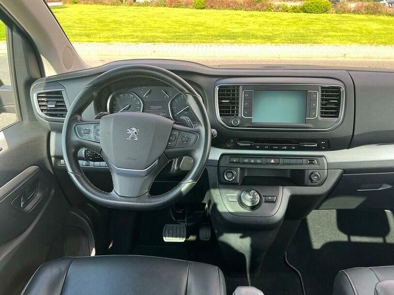 Gebraucht Peugeot Traveller Allure 177 PS (130 kW) 2022 Lackierung platiniumgrau/typ au Van / Kleinbus