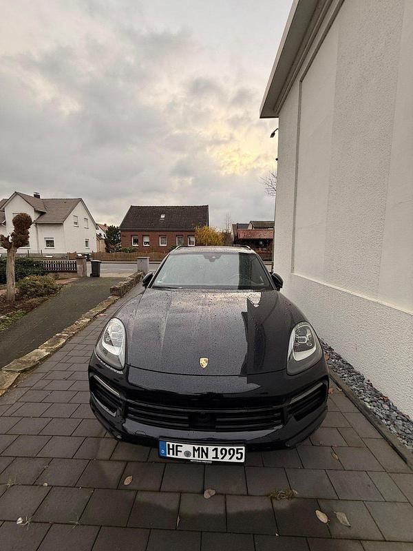 Blau Gebraucht 2019 Porsche Cayenne SUV | 72.900 € - Bild 1/4