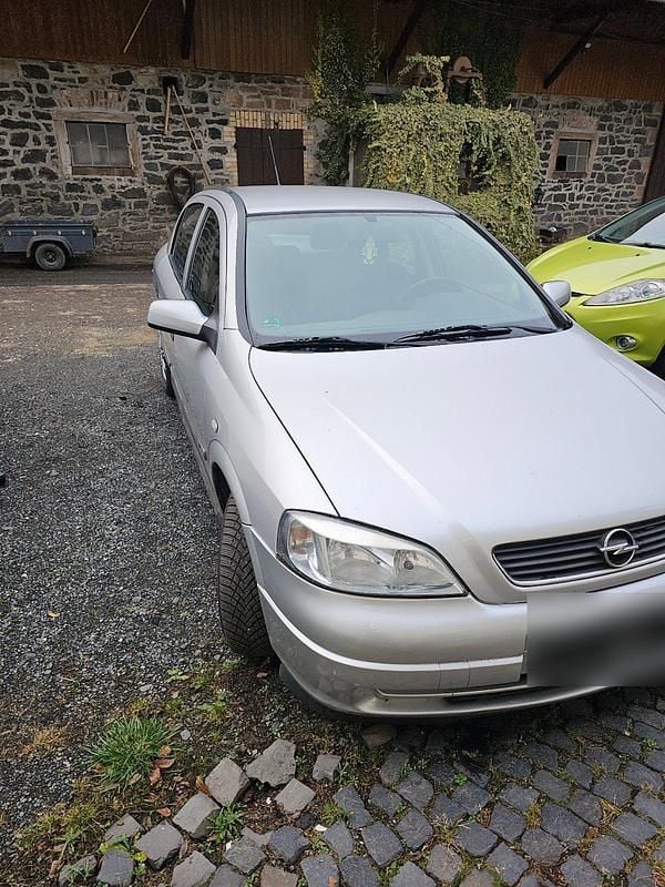 Grau Gebraucht 2001 Opel Astra Limousine | 650 € (Superpreis) - Bild 1/4