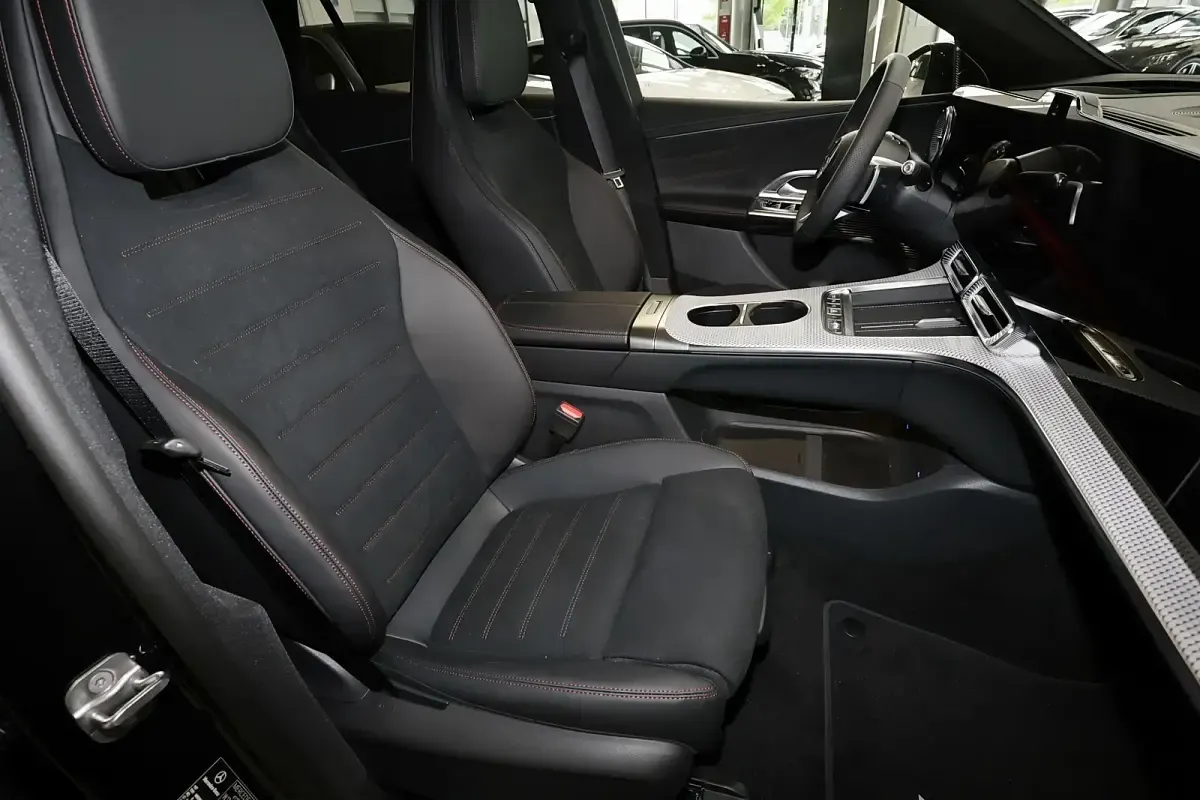 Gebraucht Mercedes GLC400d Night 359 kW (489 PS) 2026 Obsidianschwarz SUV
