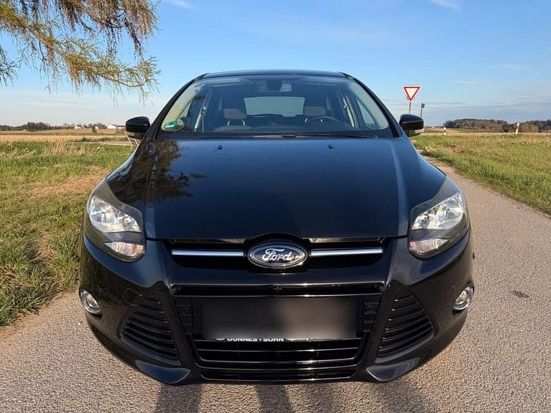 Second-hand Ford Focus Titanium 125 CP (91 kW) 2014 Negru Berlinǎ
