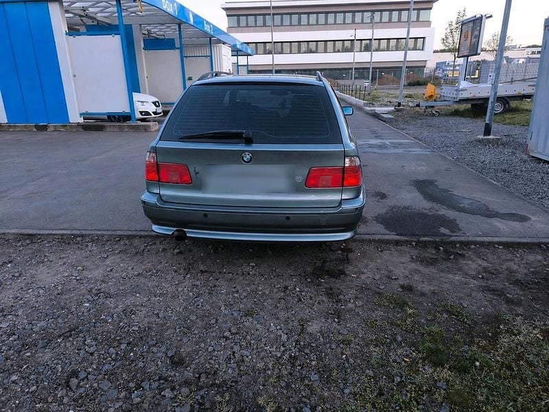 Używany BMW 520 Performance 170 KM (125 kW) 2002 Zielony Kombi