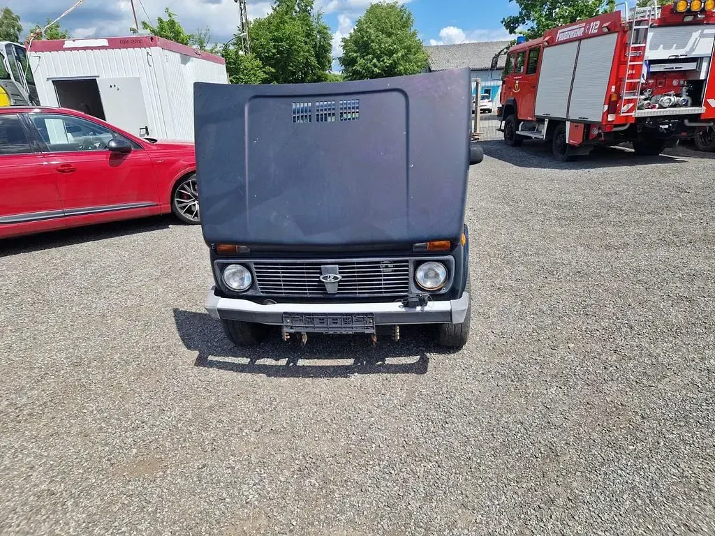 Gebraucht Lada niva 83 PS (61 kW) 2013 Blau SUV
