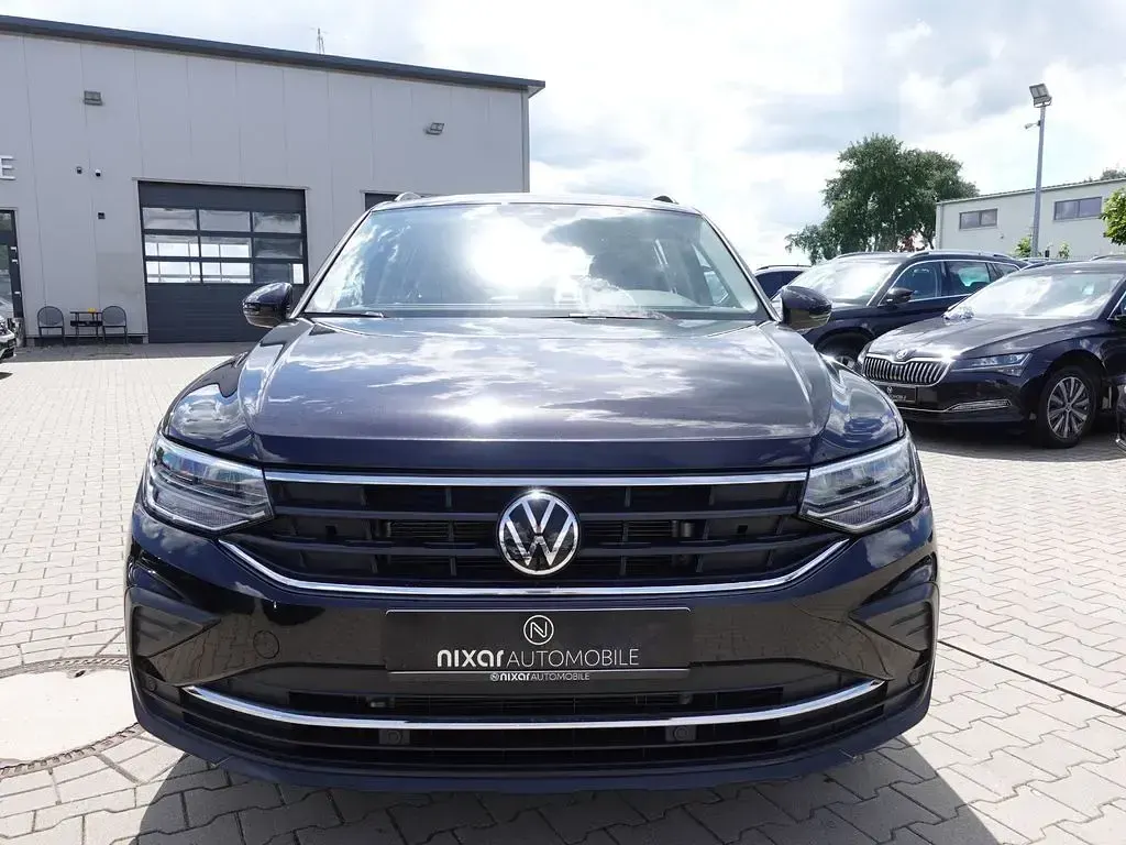 Gebraucht VW Tiguan Life 150 PS (110 kW) 2023 Deepblack metallic SUV