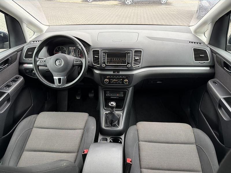 Gebraucht VW Sharan Comfortline 140 PS (102 kW) 2011 Blau Van / Kleinbus