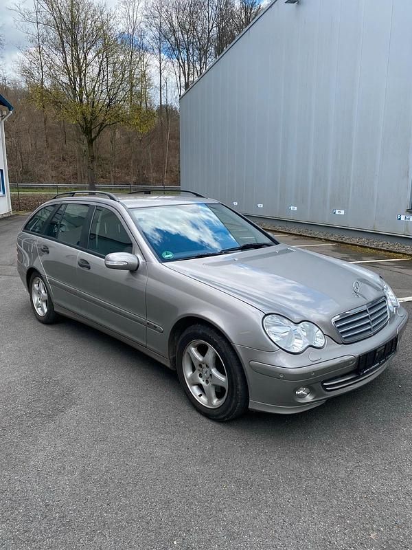 Gebraucht Mercedes C220 150 PS (110 kW) 2005 Silber Kombi