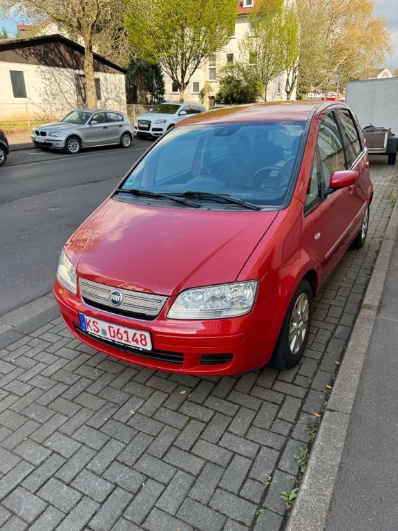 Rot Gebraucht 2007 Fiat Idea Van / Kleinbus | 3.999 € (Etwas zu teuer) - Bild 1/4