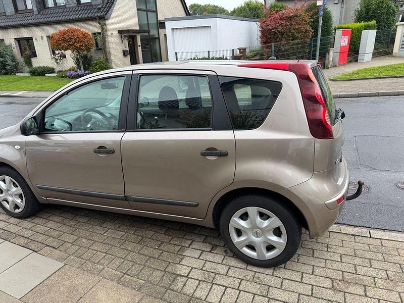 Gold Gebraucht 2009 Nissan Note Acenta Van / Kleinbus | 1.950 € (Guter Preis) - Bild 1/4