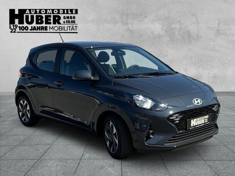 Neu Hyundai i10 Trend 79 PS (58 kW) 2025 Grau metallic Kleinwagen