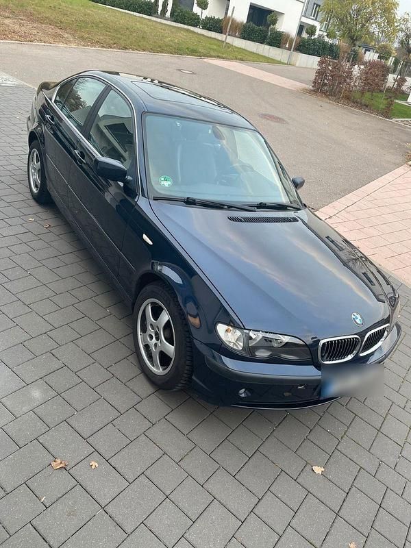 Second-hand BMW 318 143 CP (105 kW) 2004 Albastru Berlinǎ