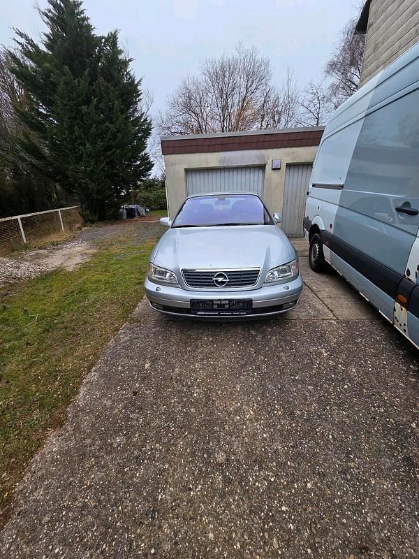 Silber Gebraucht 2002 Opel Omega Limousine | 1.100 € (Superpreis) - Bild 1/4