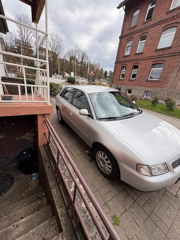 Second-hand Audi A3 125 CP (91 kW) 2000 Argintiu Hatchback