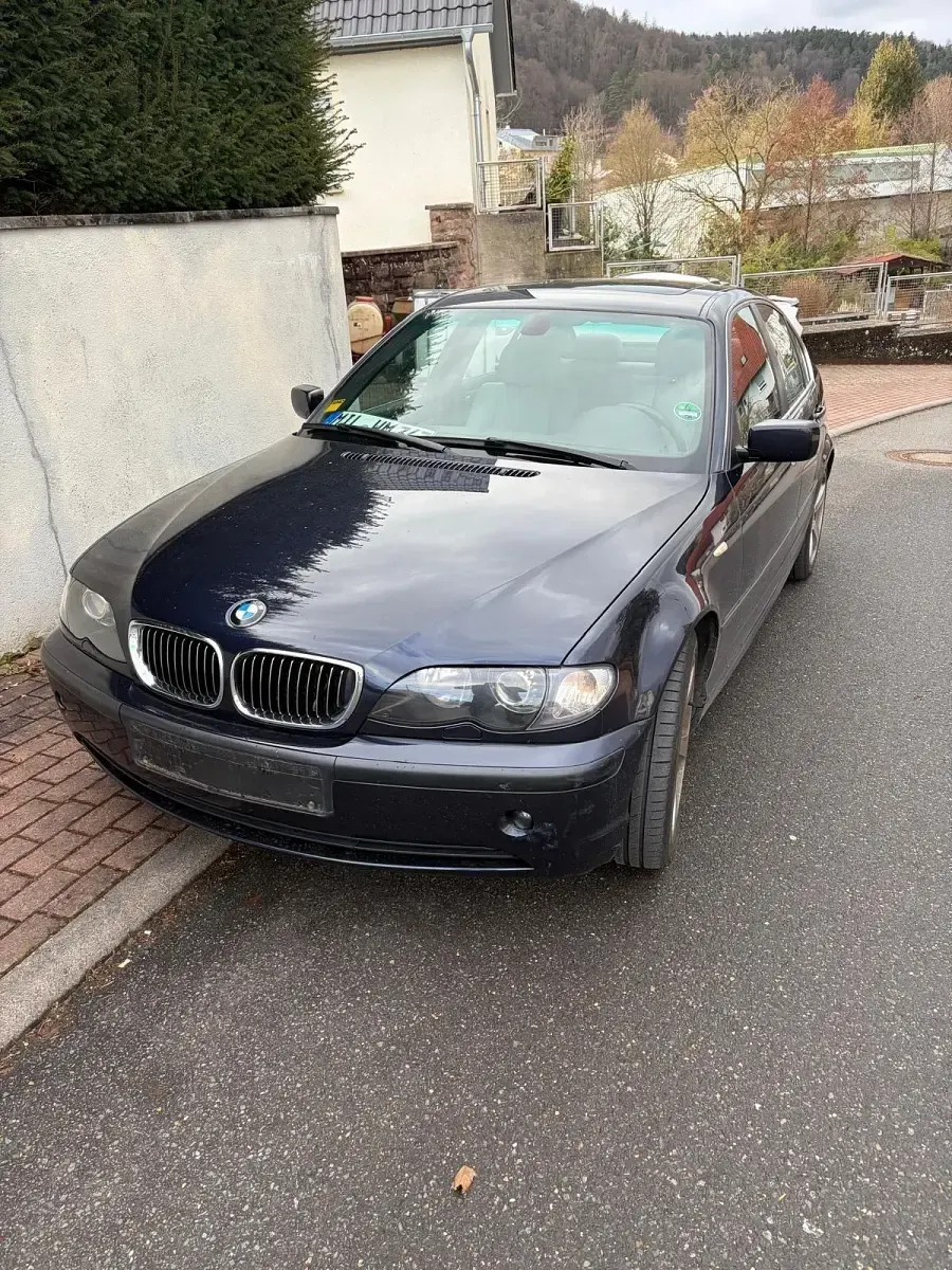Gebraucht BMW 320 170 PS (125 kW) 2004 Blau Limousine