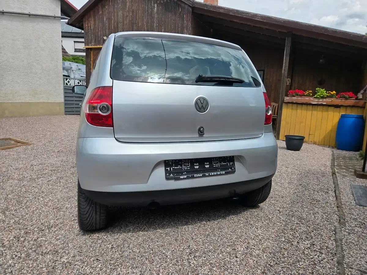 Gebraucht VW Fox 54 PS (39 kW) 2008 Silber Kleinwagen