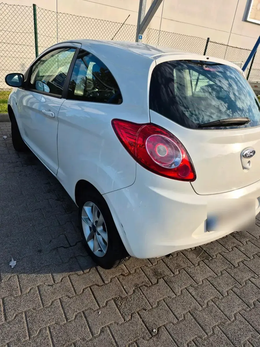 Gebraucht Ford Ka 70 PS (51 kW) 2015 Weiß Kleinwagen