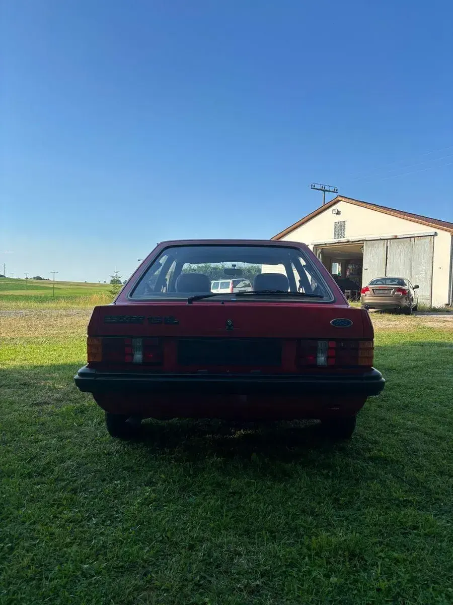 Gebraucht Ford Escort 79 PS (58 kW) 1985 Rot Limousine