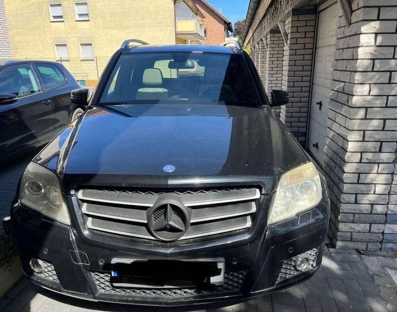 Schwarz Gebraucht 2009 Mercedes GLK320 Edition 1 SUV | 9.800 € (Guter Preis) - Bild 1/4