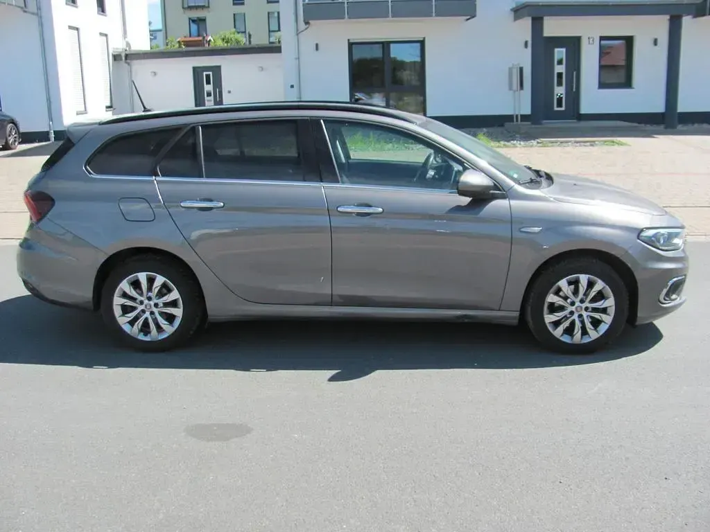 Gebraucht Fiat Tipo Business 120 PS (88 kW) 2019 Grau Limousine