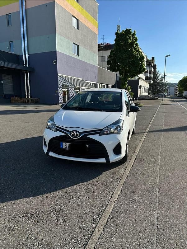 Weiß Gebraucht 2014 Toyota Yaris Kleinwagen | 7.200 € (Fairer Preis) - Bild 1/4
