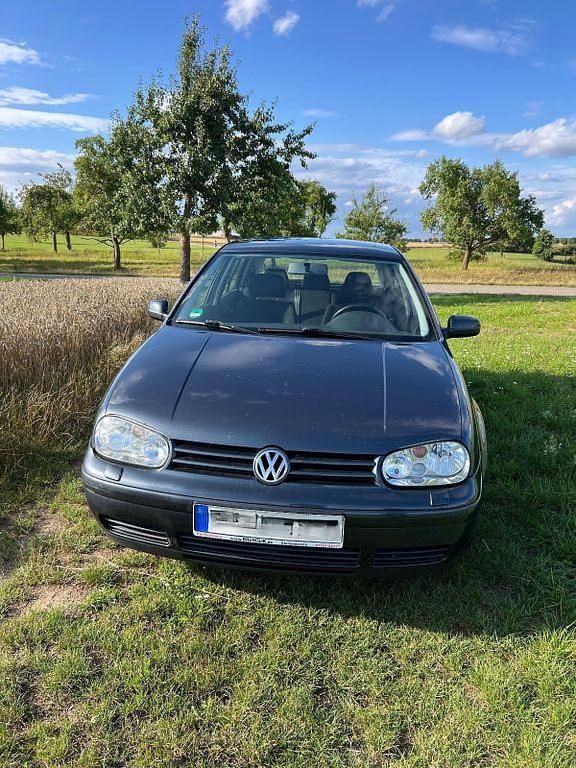 Grau Gebraucht 1999 VW Golf IV Highline Limousine | 2.600 € (Fairer Preis) - Bild 1/4