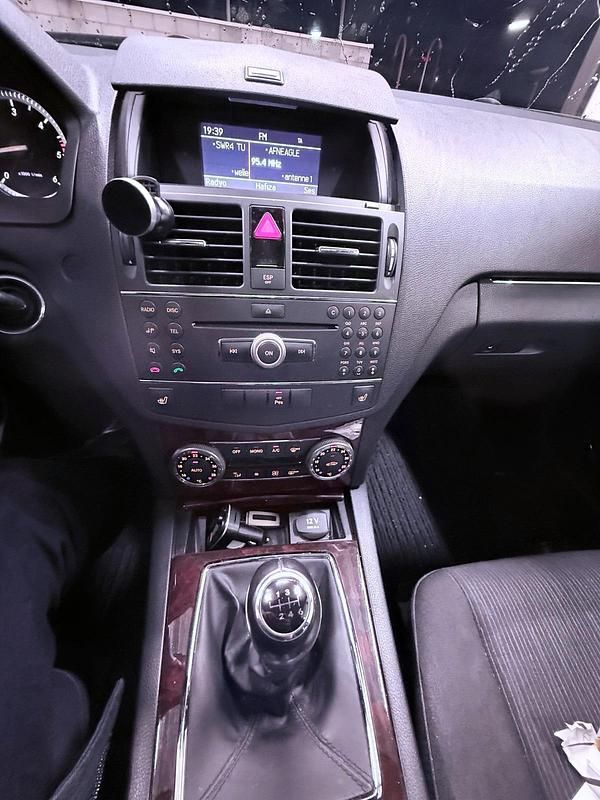 Gebraucht Mercedes C220 175 PS (128 kW) 2007 Grau Kombi