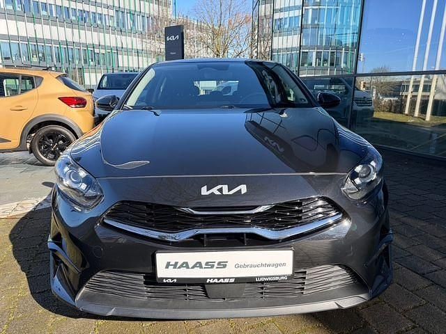 Gebraucht Kia Ceed Vision 140 PS (102 kW) 2024 Zilinaschwarz metallic Kleinwagen